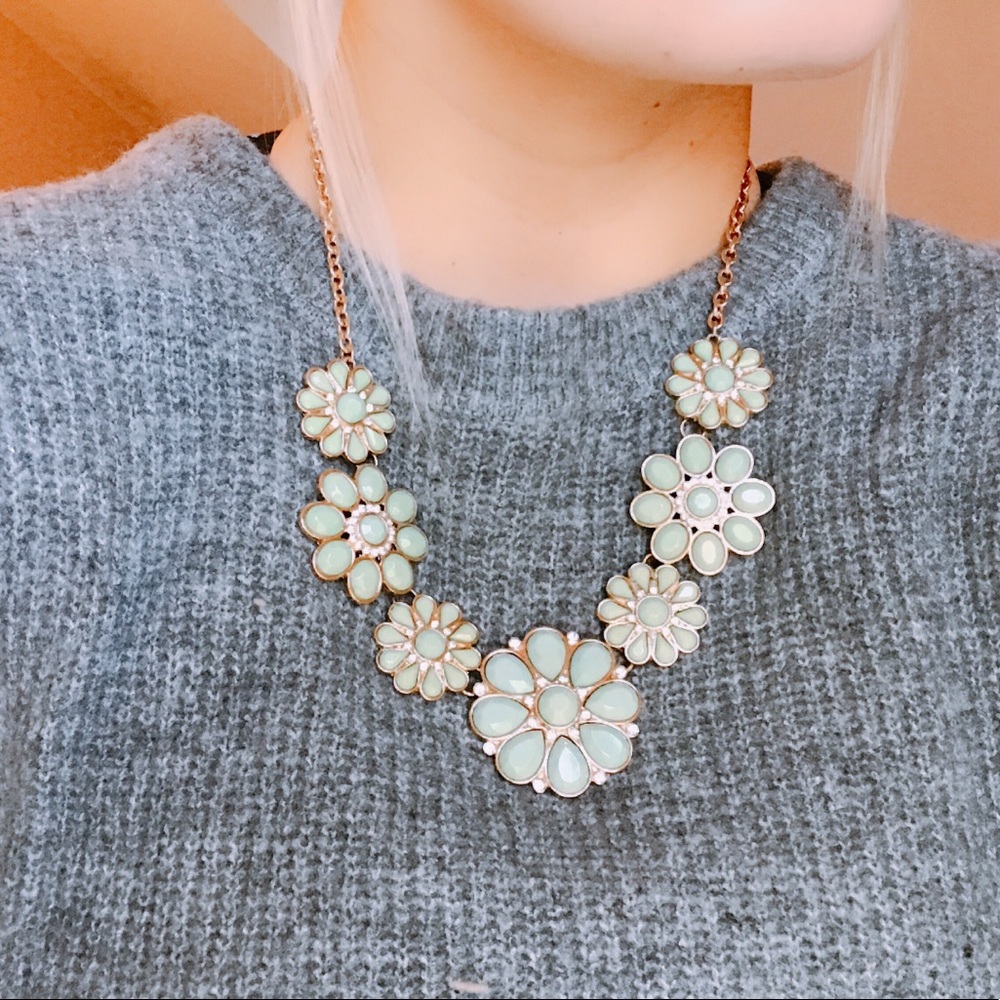 Statement necklace
